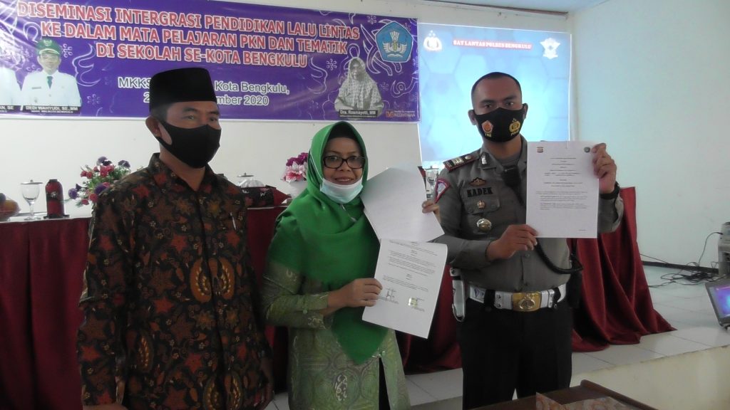 Sosialisasi Diseminasi Intergrasi Pendidikan Lalu Lintas ke Dalam Pelajaran PPKN