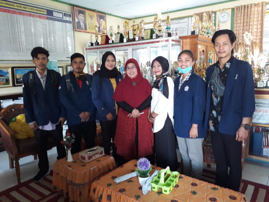 Penyerahan Mahasiswa PPL dari fakultas Penjaskes UNIB di SD 74 Kota Bengkulu