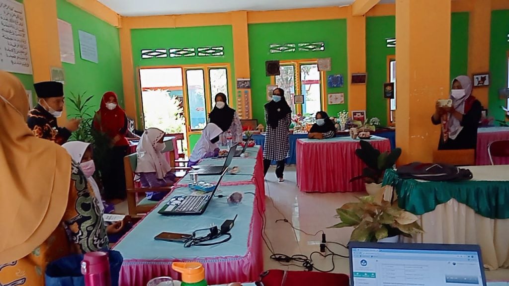 Kunjungan Perdana Kepala Dinas Pendidikan Kota Bengkulu ke Sekolah yang Melaksanakan Simulasi ANBK