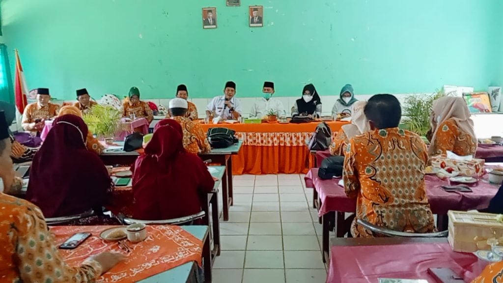 Pertemuan Perdana Kepala Dinas Dengan Anggota MKKS