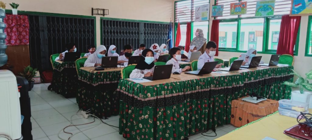 Prosesi Pelaksanaan Asesmen Nasional Tingkat SD/MI Sedang Berlangsung