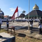Kepala Dinas Pimpin Upacara Bendera Perdana saat HUT PGRI Nasional