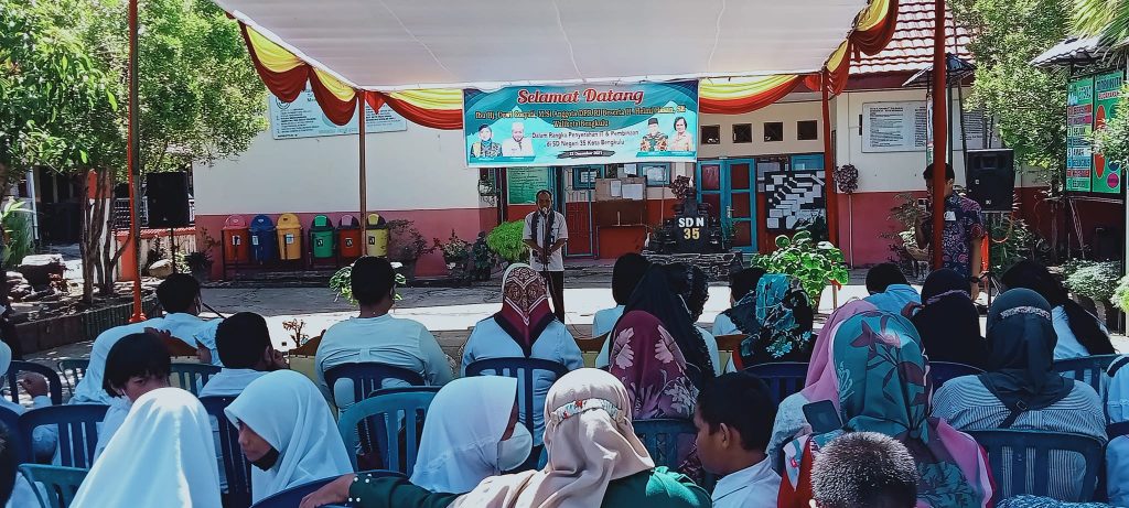 Komisi X DPR-RI Serahkan Bantuan 15 Unit Paket IT ke SDN 35 Kota Bengkulu