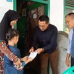 Anggota Komisi I DPRD Kota Bengkulu Berikan Bantuan Untuk Siswa Kurang Mampu