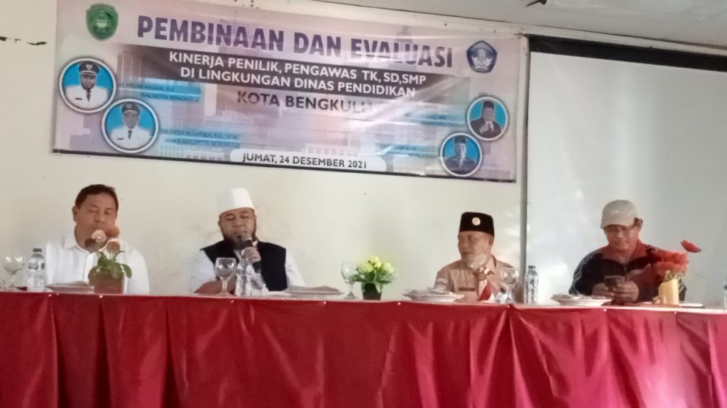 Pembinaan dan Evaluasi Kinerja Penilik, Pengawas TK, SD, SMP Bersama Walikota Bengkulu
