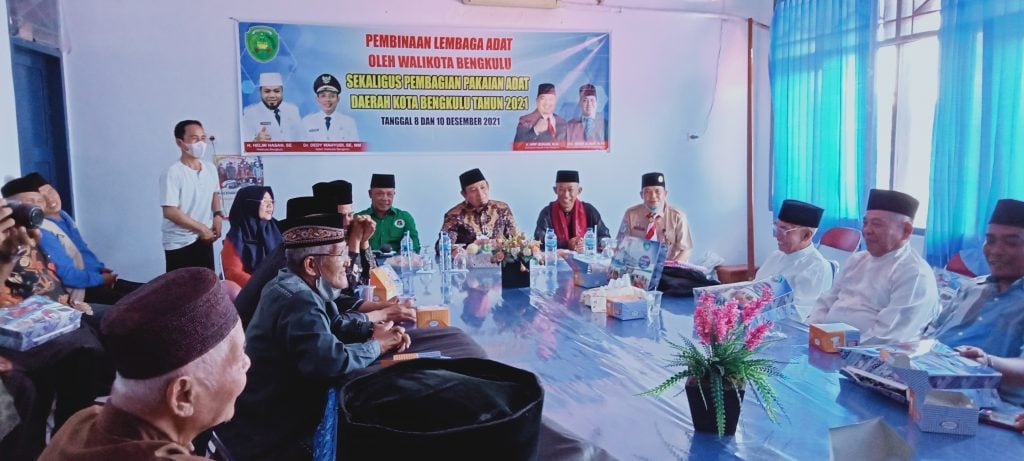 Pembinaan Lembaga Adat bersama Wakil Walikota