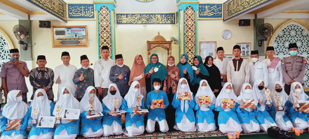 Pembagian Hadiah Sekaligus Penutupan Perisai di SMP 2