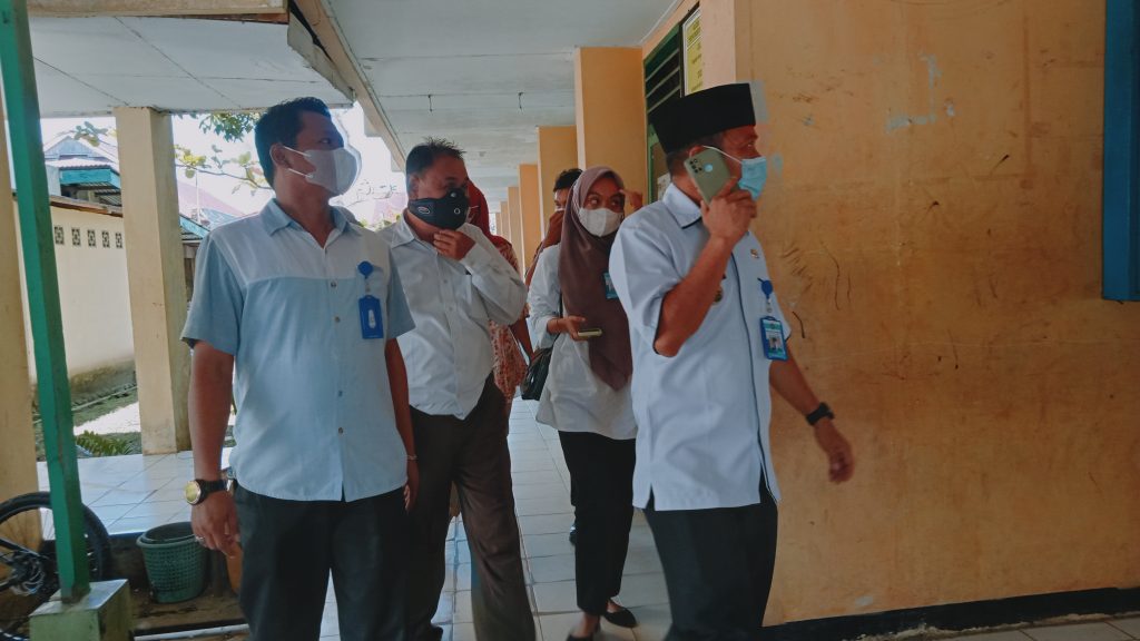 Awal Semester Genap Kepala Dinas Pendidikan Kota Bengkulu Sidak Prokes