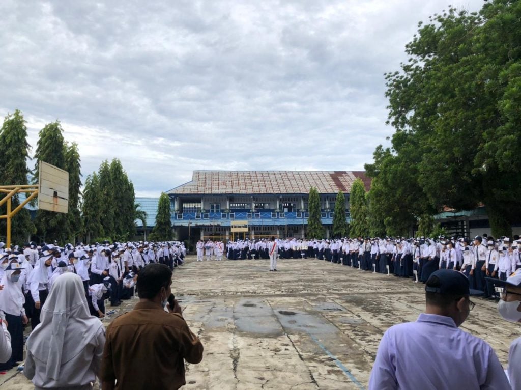 Upacara Bendera Perdana Awal Semester Genap di SMP 4 Kota Bengkulu