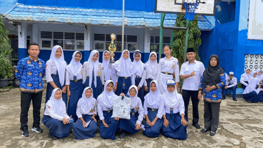 Tim Futsal Putri SMP Negeri 9 Bersinar di Liga MGMP/KKGO PJOK 2025: Raih Juara 4 dan Sabet Penghargaan Suporter Terbaik